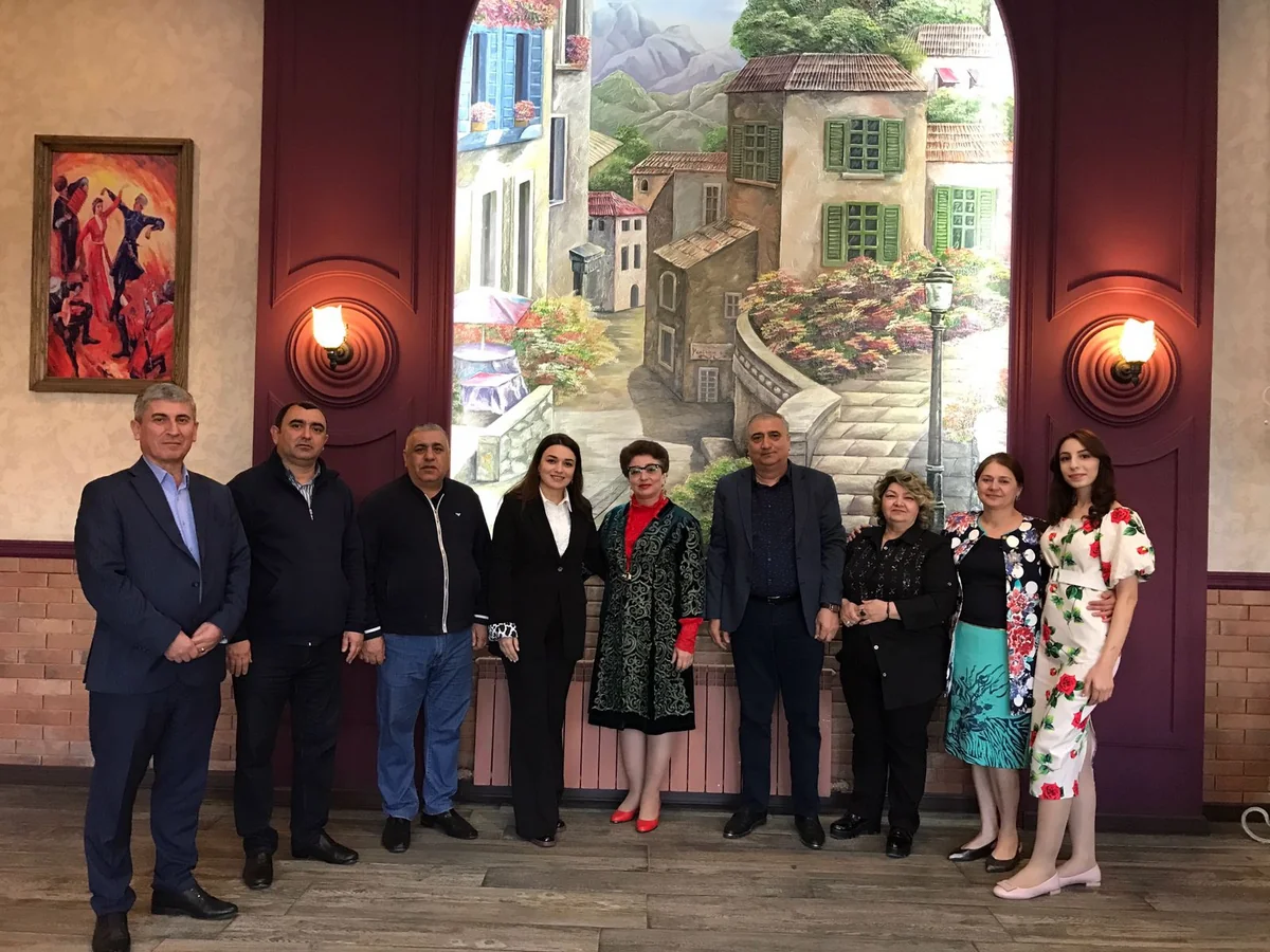 Şimkənddə diaspor fəalları və azərbaycanlı tələbələrlə görüşlər olub