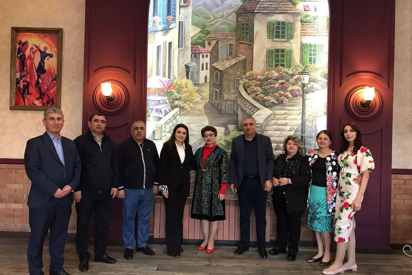 Şimkənddə diaspor fəalları və azərbaycanlı tələbələrlə görüşlər olub