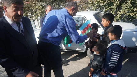 Parlament jurnalistləri cəbhə bölgəsində bayraq aksiyası keçiriblər - FOTOREPORTAJ