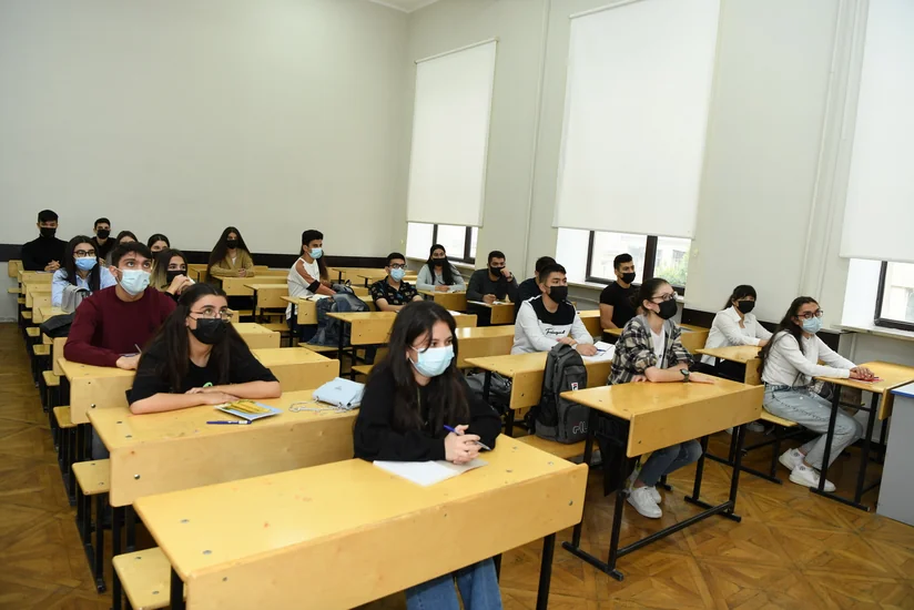 Koronavirusa yoluxma artır, universitetlərdə tədris necə təşkil olunacaq? - SORĞU