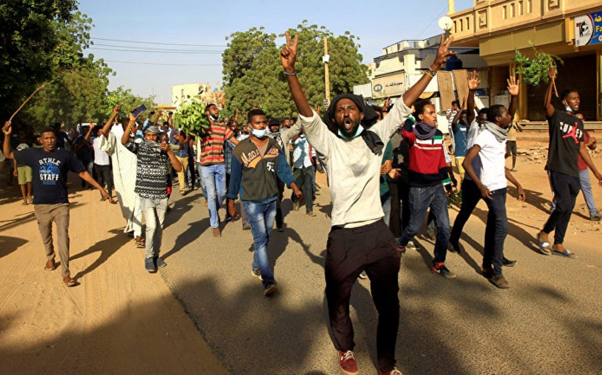 Sudan declares state of emergency, dissolves government