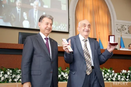 “Nizami Gəncəvi adına Qızıl medal” qaliblərə təqdim olunub