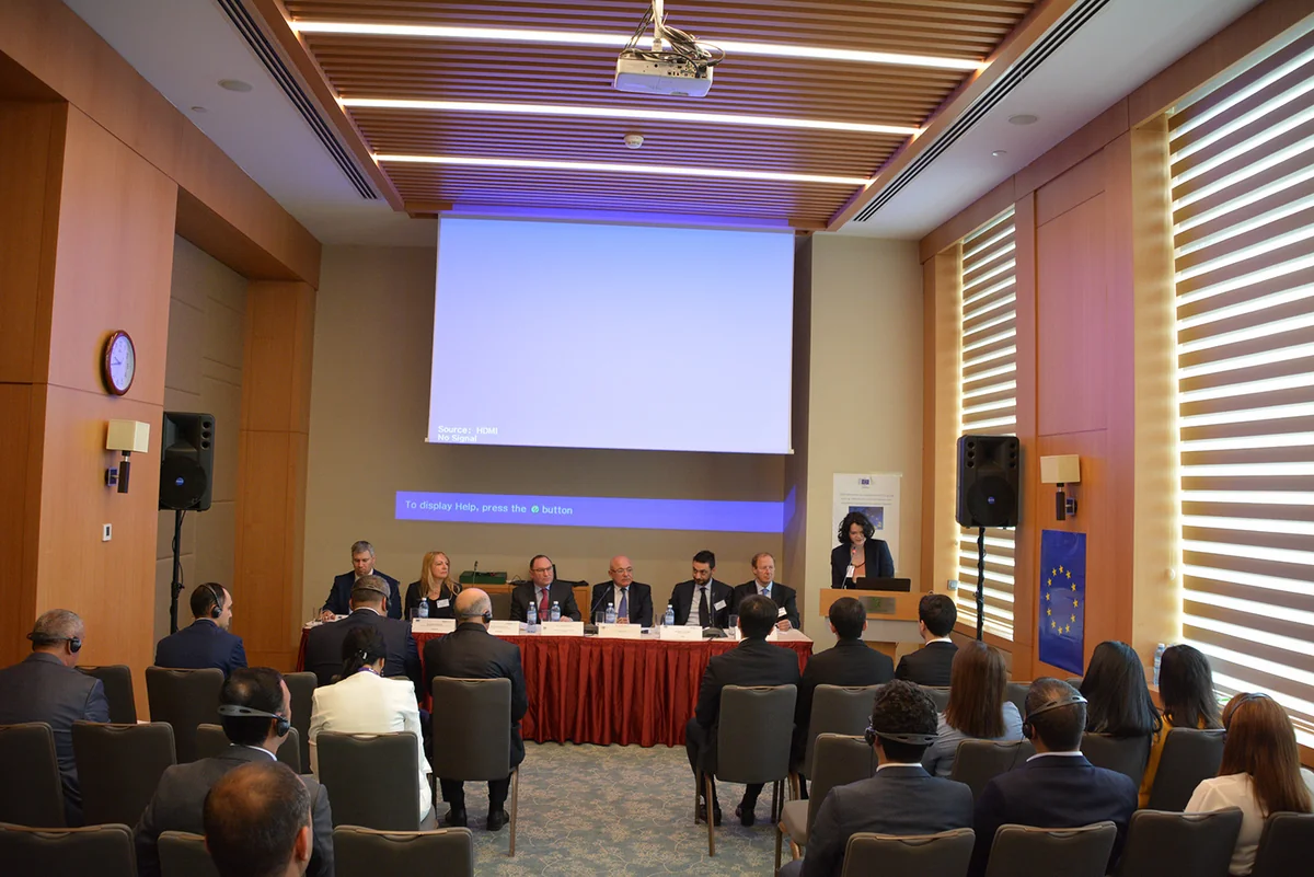 Bakıda Poçt göndərişləri üzərində gömrük nəzarəti mövzusunda seminar keçirilir