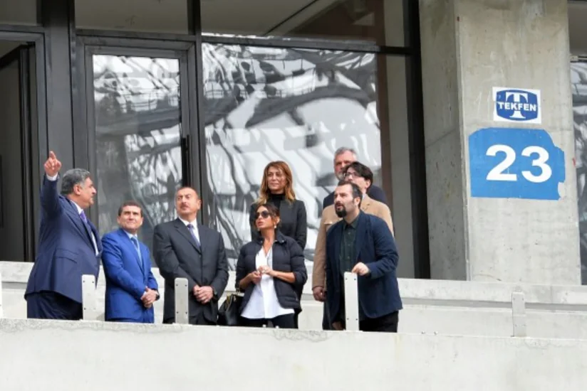Azərbaycan prezidenti Bakı Olimpiya Stadionunda  tikinti işlərinin gedişi ilə tanış olub