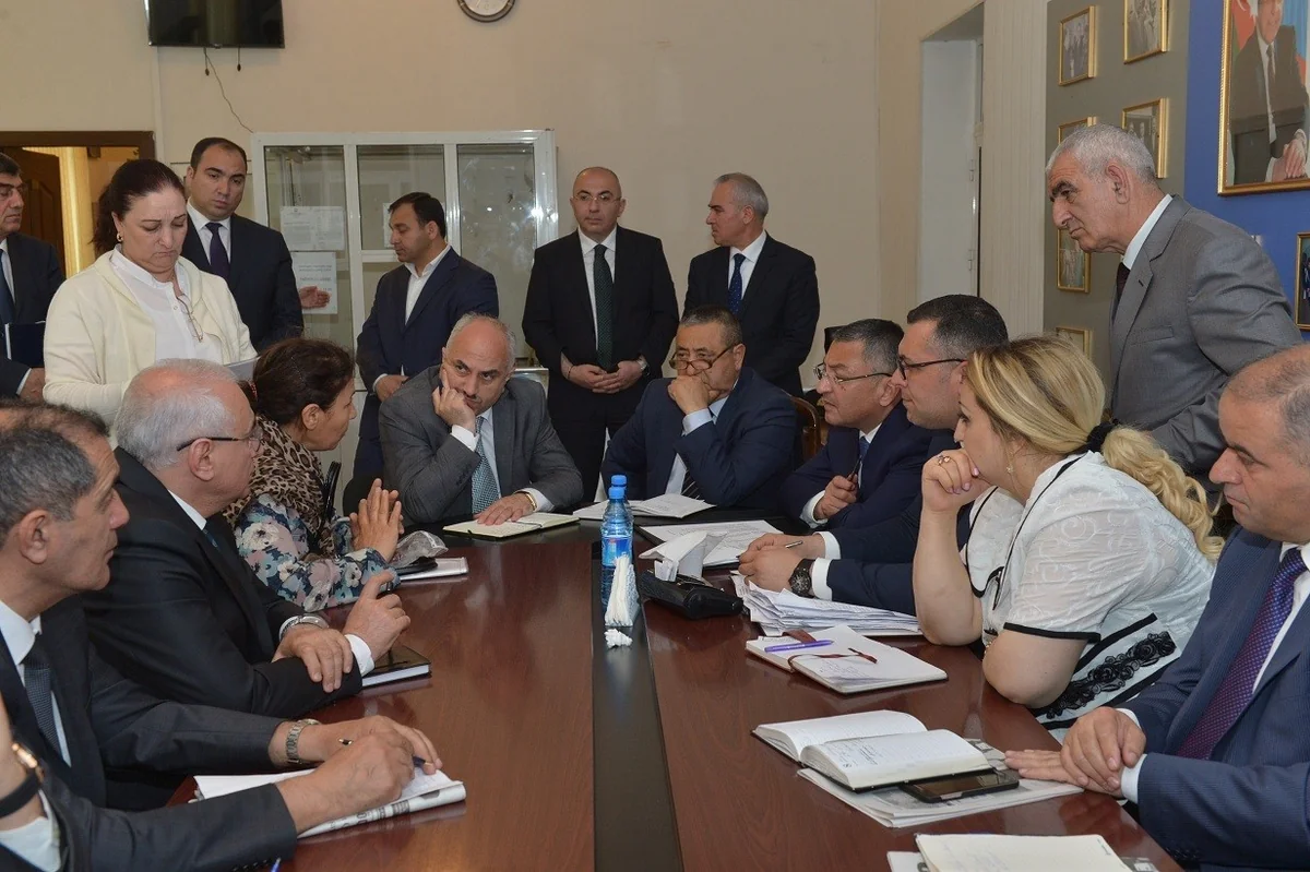 Komitə sədri: Qəzalı binalarda yaşayan məcburi köçkünlərin problemlərinin həlli istiqamətində mərhələli şəkildə işlər həyata keçirilir