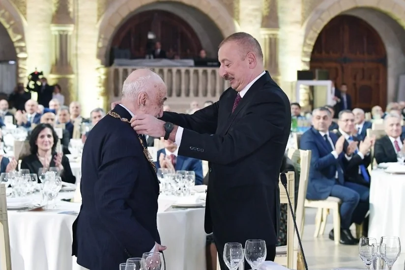 Prezident İlham Əliyev və Mehriban Əliyeva akademik Xoşbəxt Yusifzadənin yubiley mərasimində iştirak ediblər - YENİLƏNİB - FOTO