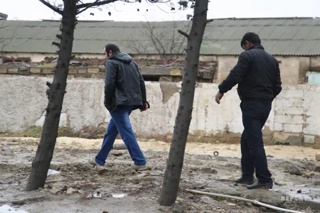 Bakının yağış mənzərəsi: avtomobil və piyada yolları su altında qalıb - FOTOREPORTAJ