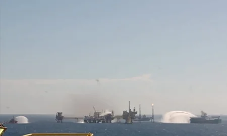 При взрыве на морской платформе Pemex пострадали шесть человек