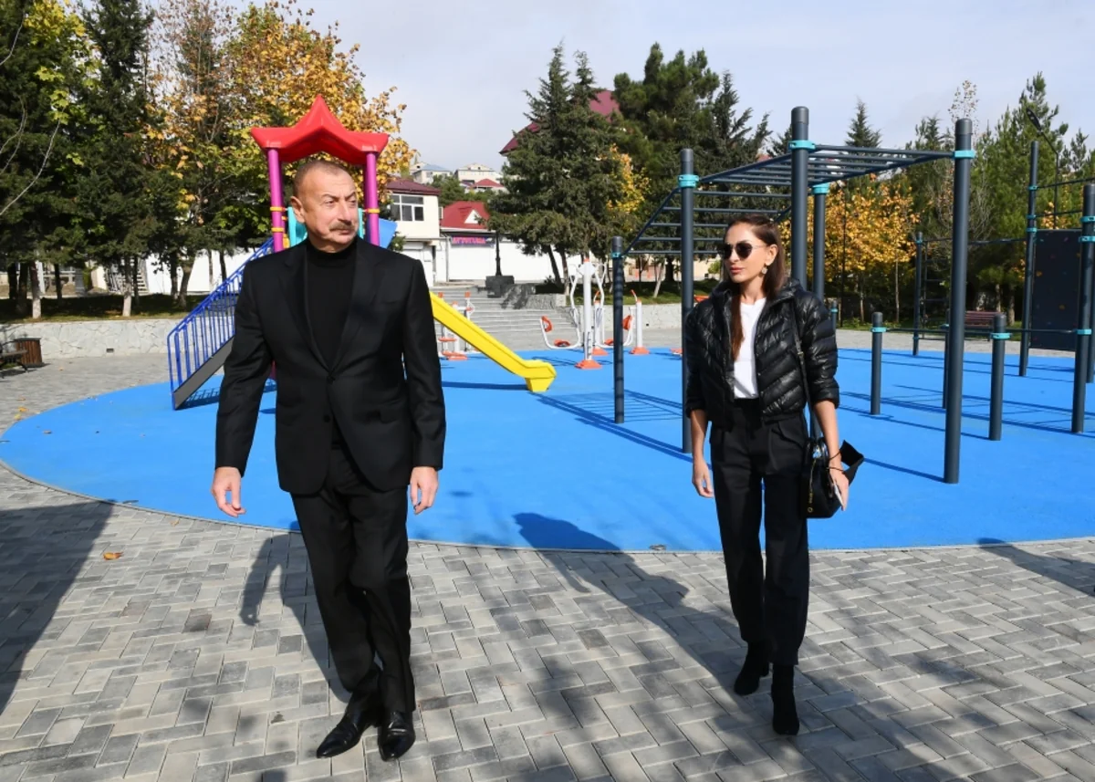 Prezident və birinci xanım Şamaxı Gənclər Parkında görülmüş işlərlə tanış olublar