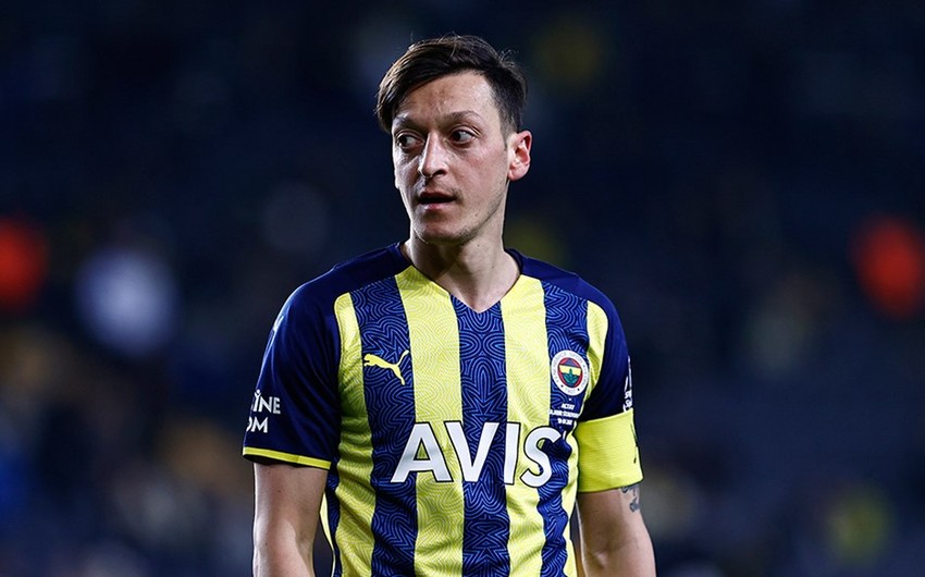 Fənərbağça Mesut Özillə yollarını ayırıb