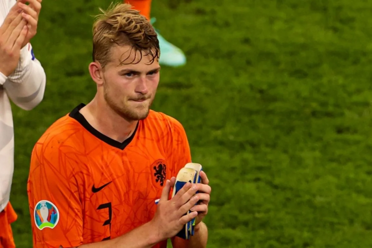 Niderland millisinin futbolçusu klubunu səhv saldı
