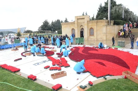 “Şəhidlər Xiyabanı”nda 20 Yanvar faciəsinin ildönümü ilə bağlı hazırlıq işləri aparılır