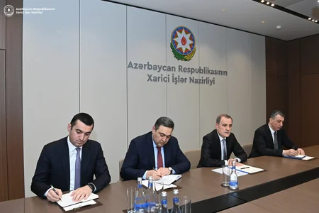 Ceyhun Bayramov gürcüstanlı həmkarı ilə postmünaqişə dövründəki regional vəziyyəti müzakirə edib