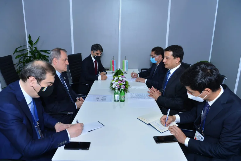 Обсуждены двусторонние отношения между Азербайджаном и Узбекистаном