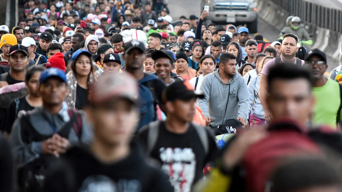 ABŞ-də immiqrantların sayı ilk dəfə azalmağa başlayıb