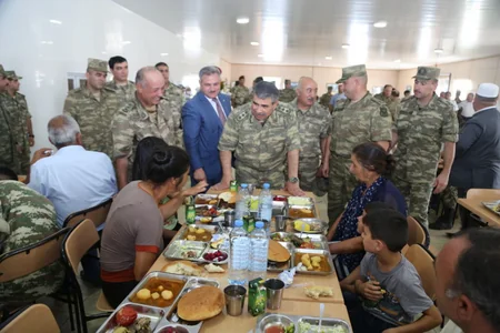 Zakir Həsənov cəbhə bölgəsində “Açıq qapı” günündə iştirak edib