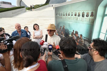 Reza Deqatinin 100 fotosu Bakıda sərgilənib