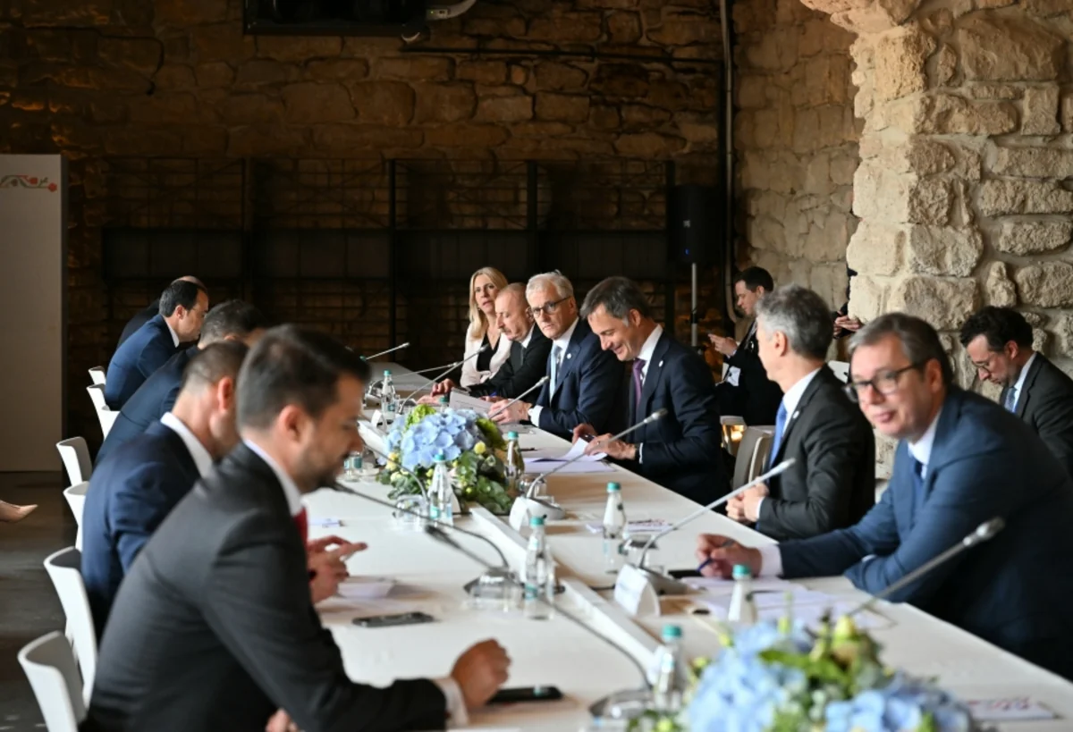 President Ilham Aliyev participates in roundtable on energy security in Chișinău