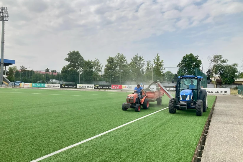 Tovuz şəhər stadionunda ot örtüyünün dəyişdirilməsi prosesinə start verilib
