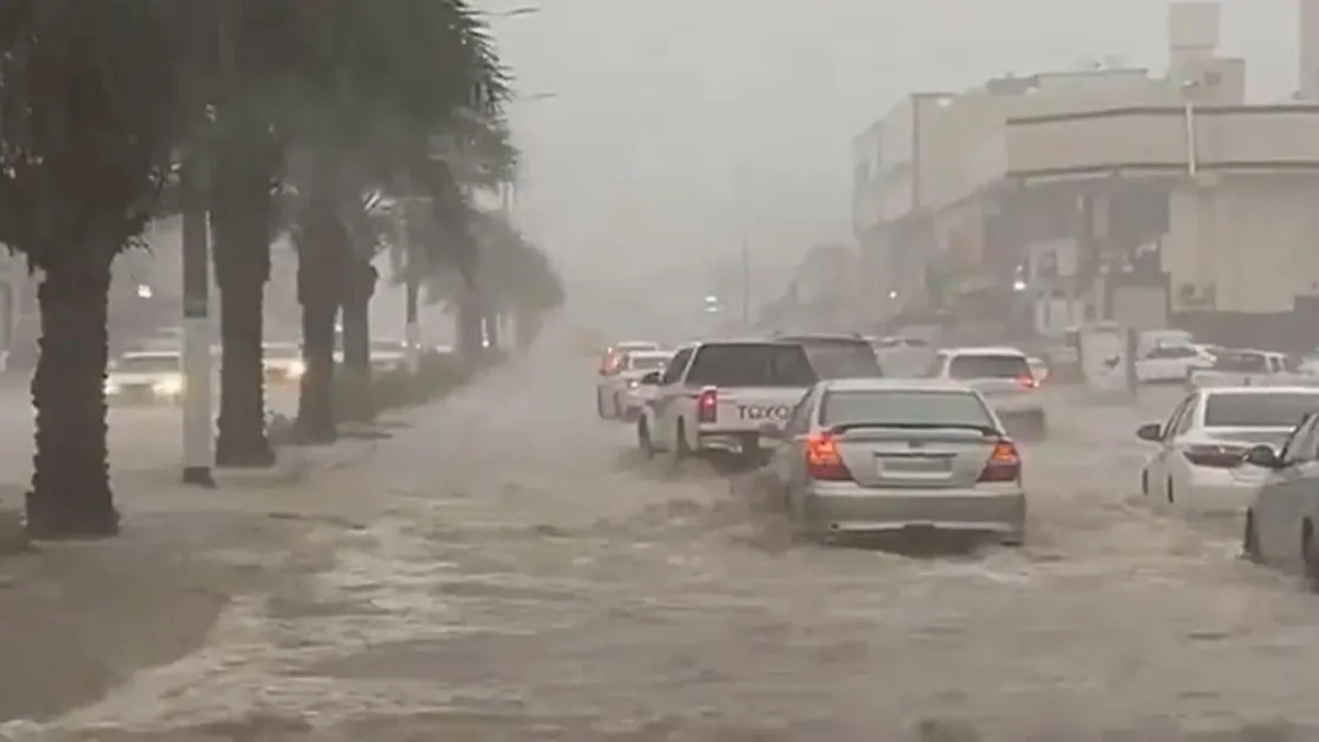 Məkkə və Mədinəni su basıb