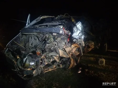 Qaxda mikroavtobus yük avtomobili ilə toqquşub, ölən və xəsarət alan var - FOTO - VİDEO - ƏLAVƏ OLUNUB