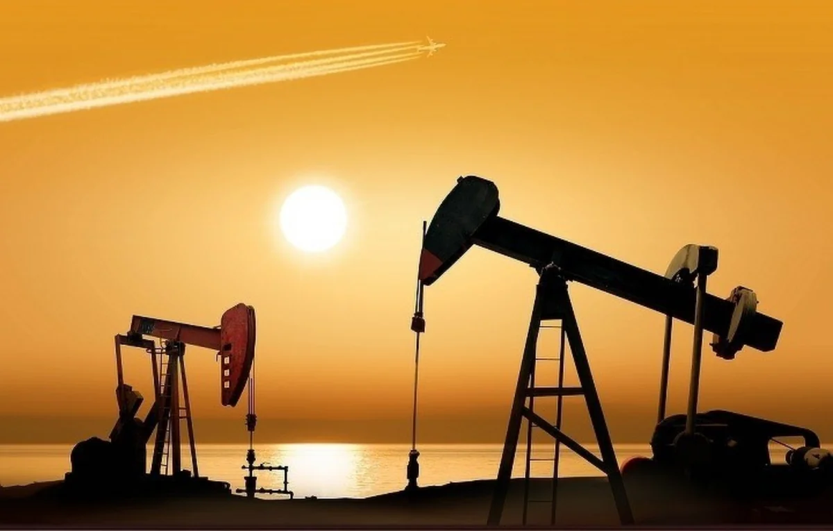 Россия может продлить сделку по сокращению добычи нефти только на три месяца