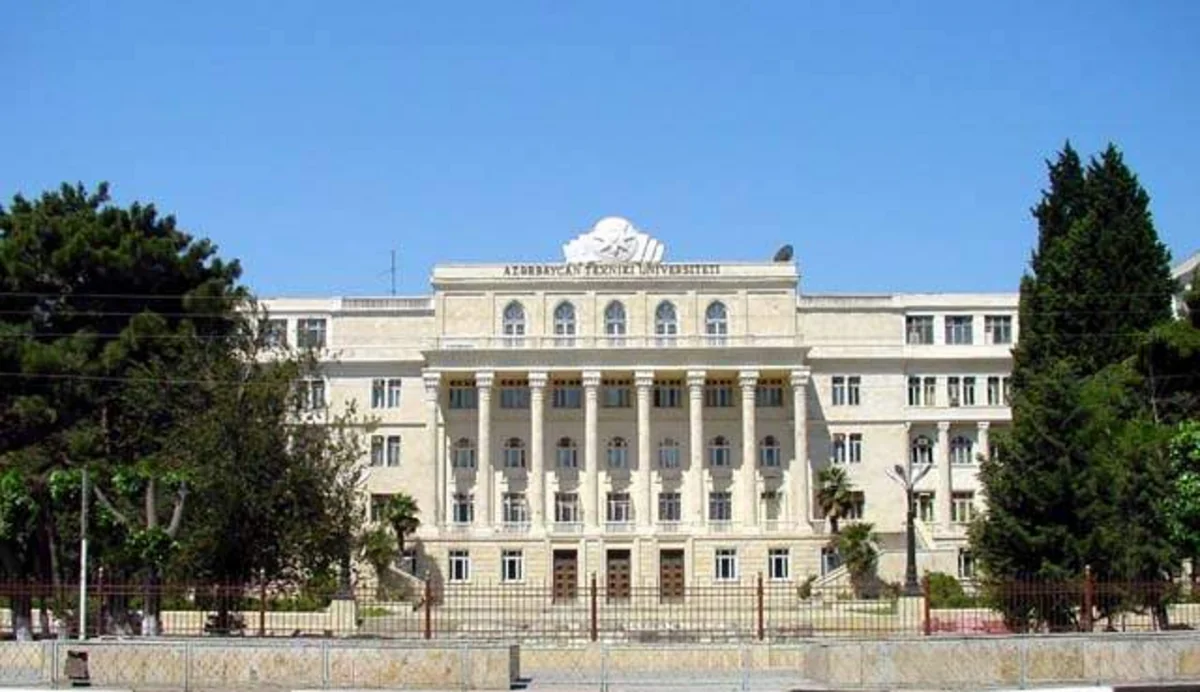 Студенты АТУ задолжали вузу 300 тыс. манатов