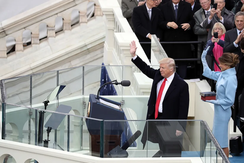 Tramp ABŞ-ın 45-ci prezidenti kimi vəzifəsinin icrasına başlayıb - VİDEO