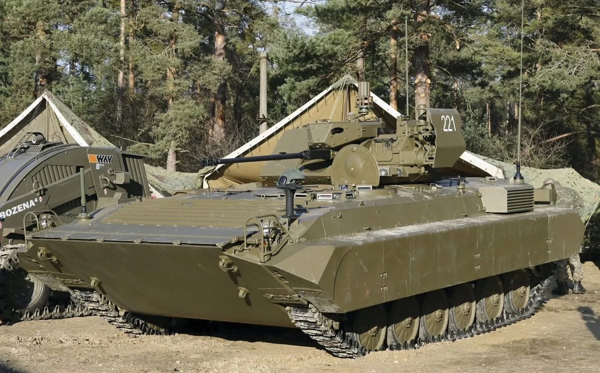 Словакия передаст Украине 30 БМП