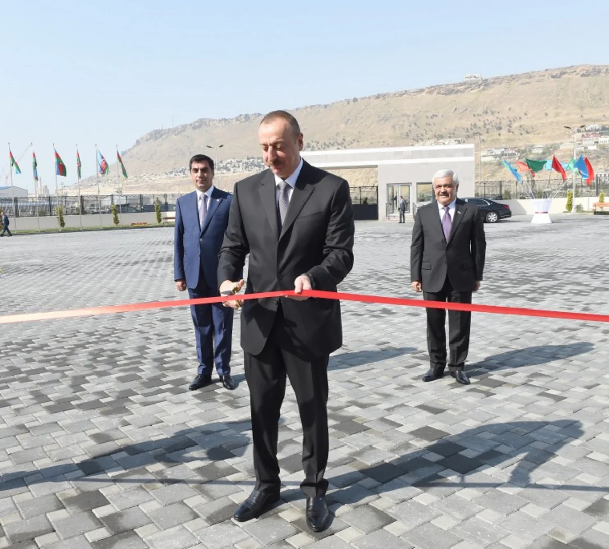 Prezident İlham Əliyev Bakı Ali Neft Məktəbinin kampusunun açılışında iştirak edib - YENİLƏNİB