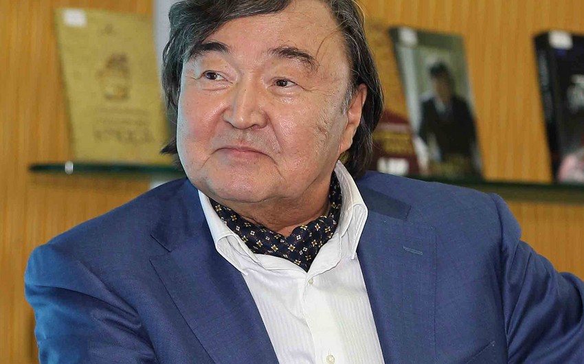 ​Oljas Süleymenov “Azərbaycan Respublikası Prezidentinin fəxri diplomu” ilə təltif edilib