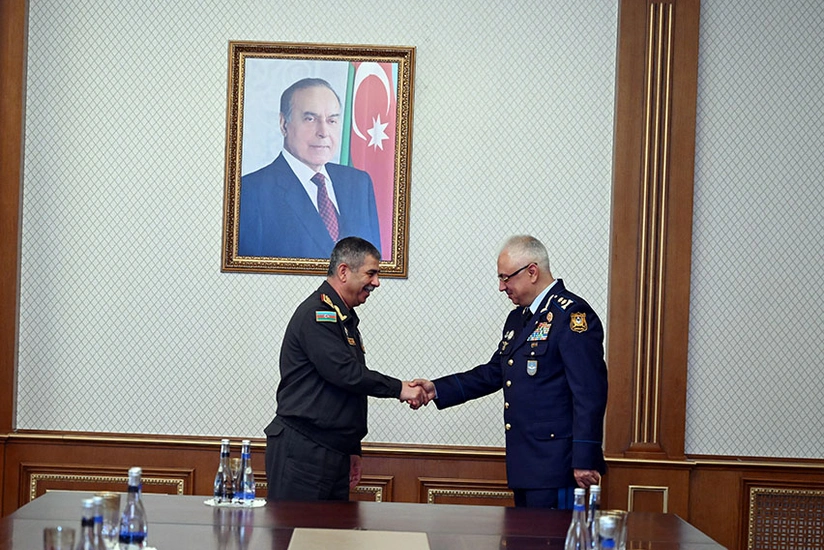 Azərbaycan müdafiə nazirinin müavini ehtiyata buraxılıb