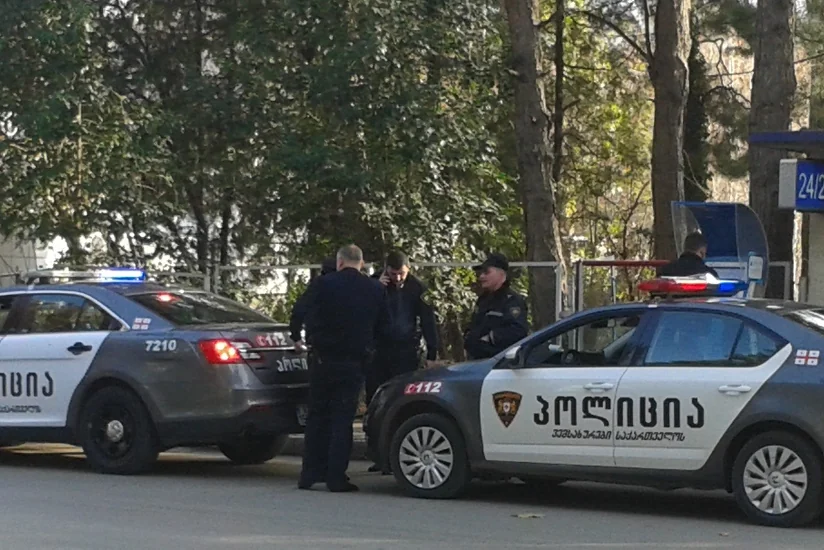 В Тбилиси между полицейскими и уличными торговцами произошла потасовка