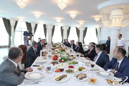 Azərbaycan və Monteneqronun Baş nazirlərinin görüşü olub