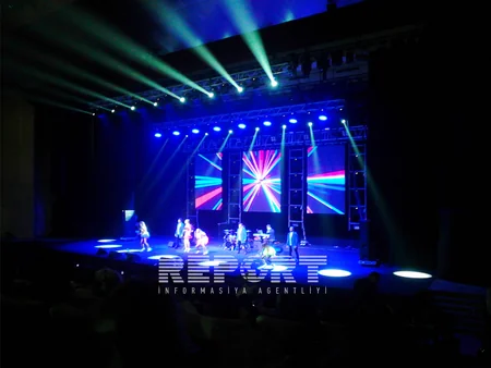 Türk müğənni ​Demet Akalın Bakıda konsert verib