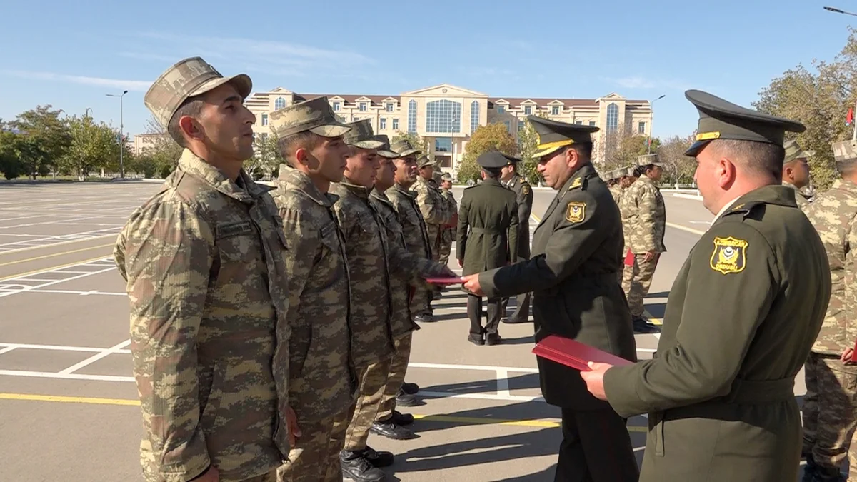 Əlahiddə Ümumqoşun Orduda növbəti buraxılış mərasimi keçirilib