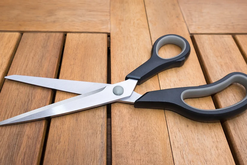 Masallı sakini qayçı ilə qaynına xəsarət yetirib