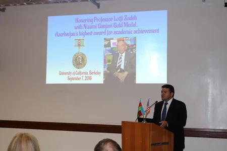 Kaliforniyanın Berkli Universitetində azərbaycanlı professor Lütfi Zadəyə Azərbaycan medalı təqdim olunub