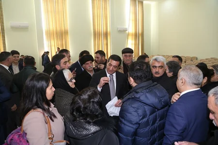 Laçından olan namizəd fəal seçki kampaniyası ilə diqqət çəkdi