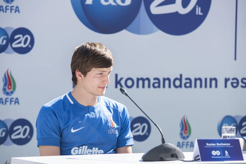 Millimizin sabiq futbolçusu mağaza açır