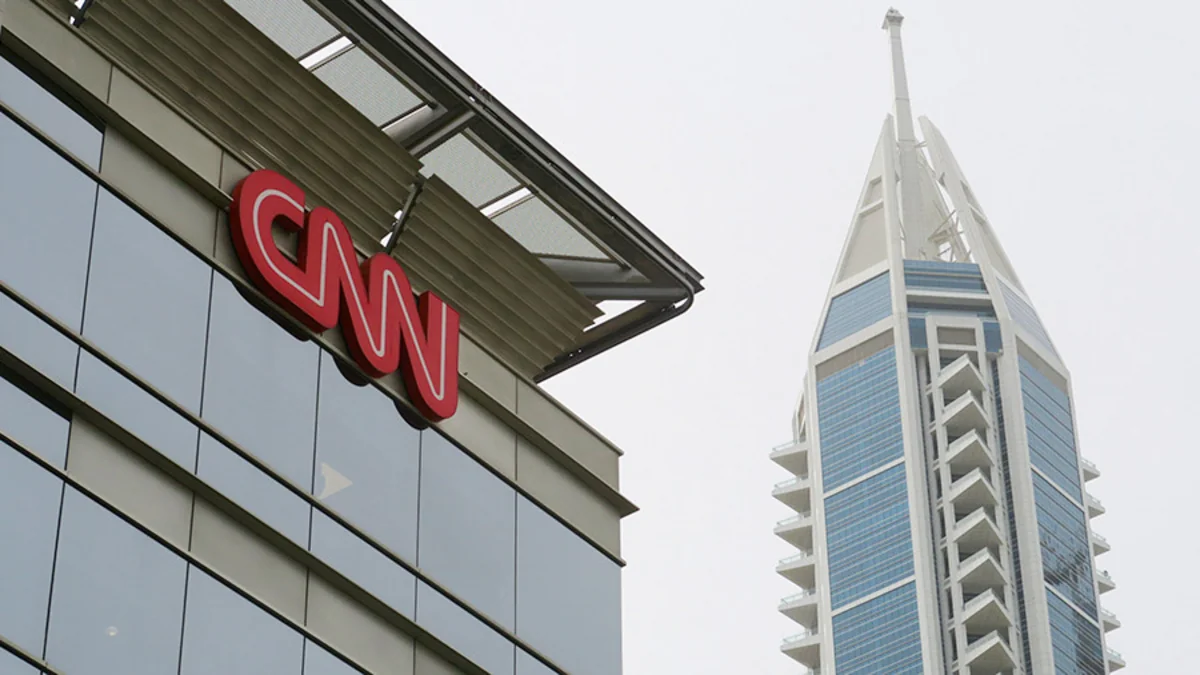 CNN-nin prodüseri nalayiq hərəkətlərinə görə işdən qovulub