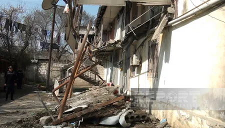 Bərdədə dağıntı altında qalan qadın xilas olunub, bina sakinləri təxliyə edilib - VİDEO - YENİLƏNİB