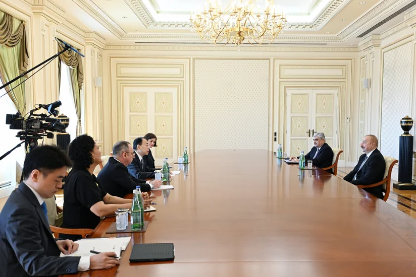 Президент Ильхам Алиев принял президента Азиатского банка развития