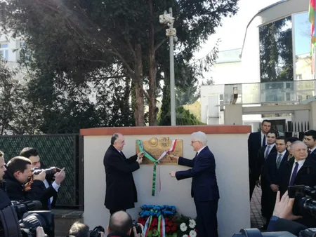 Elmar Məmmədyarov Polşada Xalq Cümhuriyyəti ilə bağlı xatirə lövhəsinin açılışı mərasimində iştirak edib
