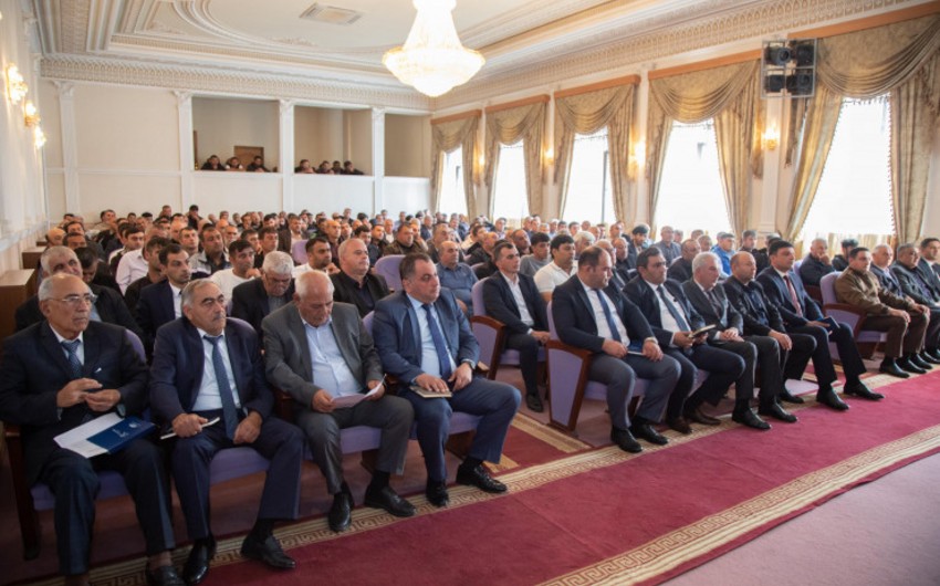 Azərbaycanda taxıl biçininə hazırlıqla bağlı mexanizatorlarla görüşlərə başlanılıb