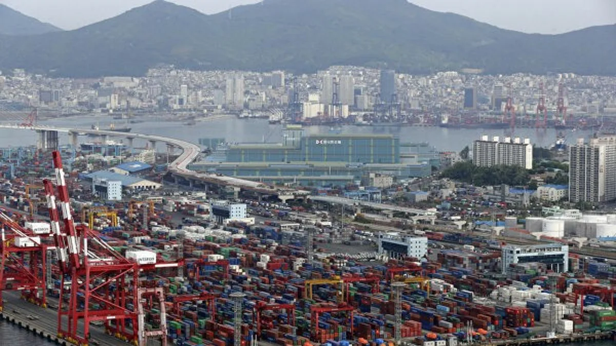 Cənubi Koreya kruiz gəmiləri üçün məhdudiyyət tətbiq edir