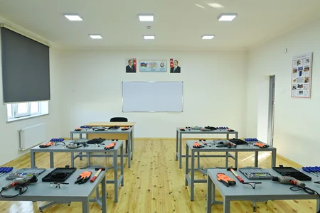 İlin sonunadək istismara veriləcək məktəblərin sayı açıqlanıb