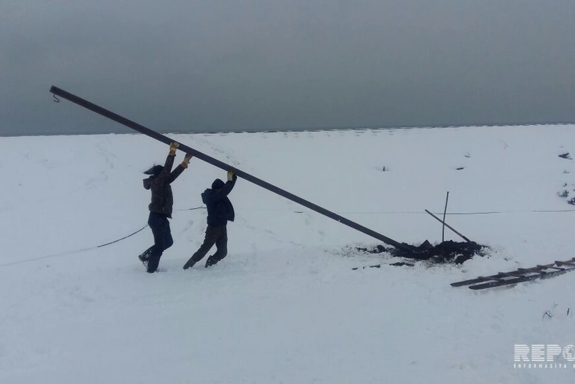 Güclü külək və qar Astarada fəsadlar yaradıb - FOTO