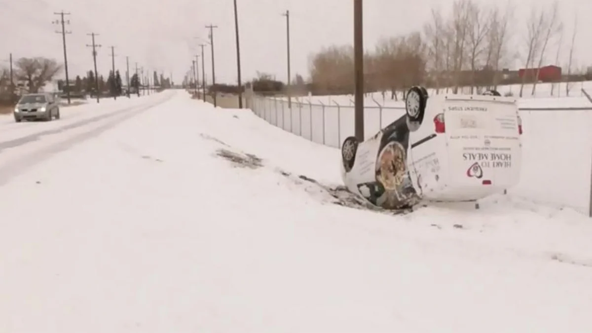 Qarlı hava Kanadanın təkcə bir şəhərində 176 yol qəzasına səbəb olub