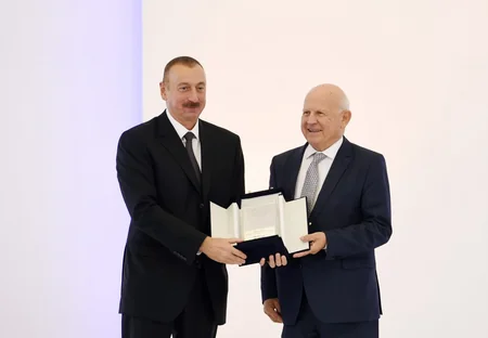 İlham Əliyev və Mehriban Əliyevaya Avropa Olimpiya Komitələrinin xüsusi mükafatları təqdim edilib - YENİLƏNİB